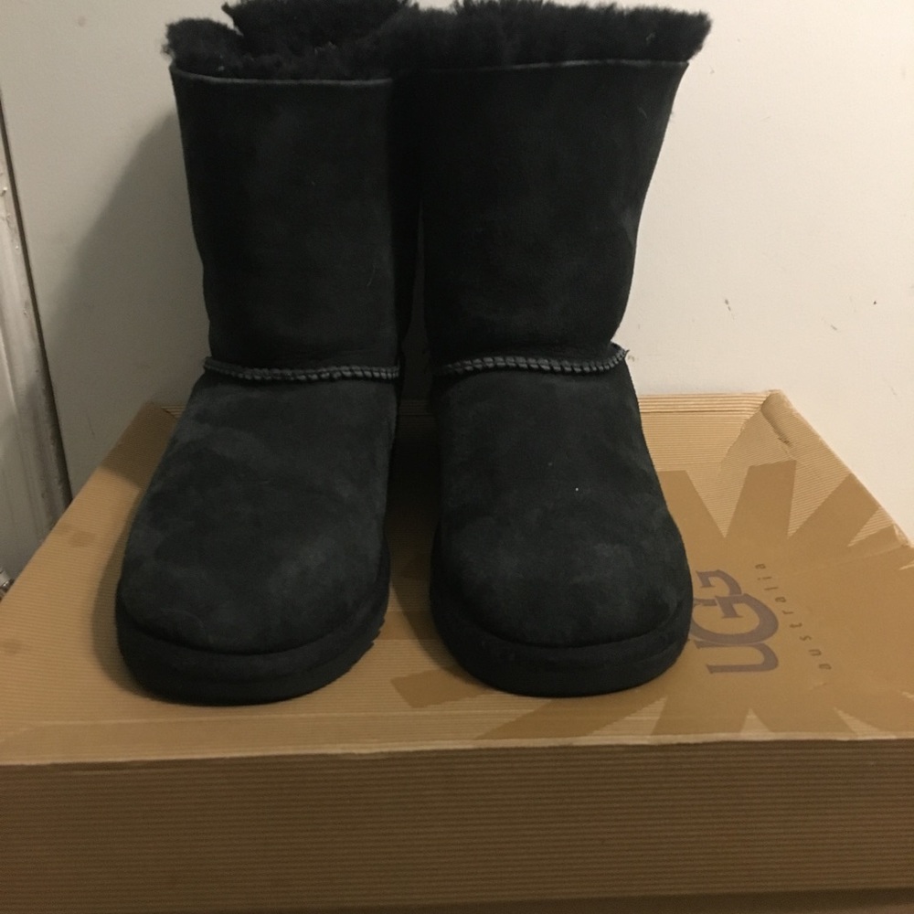 K Bailey Bow Uggs